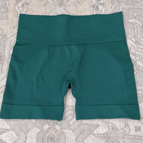 SET Active Pants - SET ACTIVE Sculptflex Teal Green Biker Shorts Women’s Size Medium